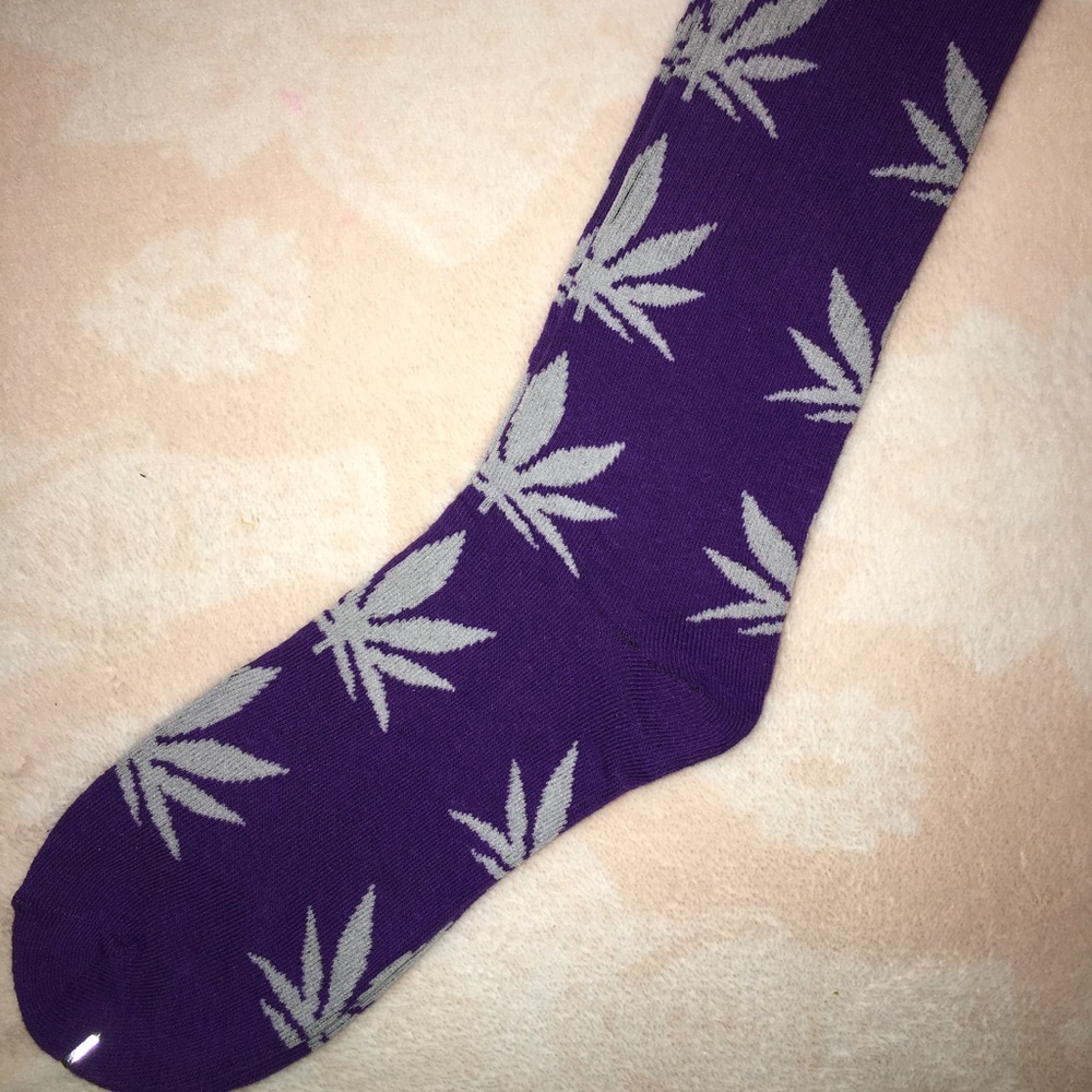 2 pairs of weed socks